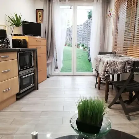 Διαμέρισμα Independant Dans Avec Piscine Καν-συρ-Μερ